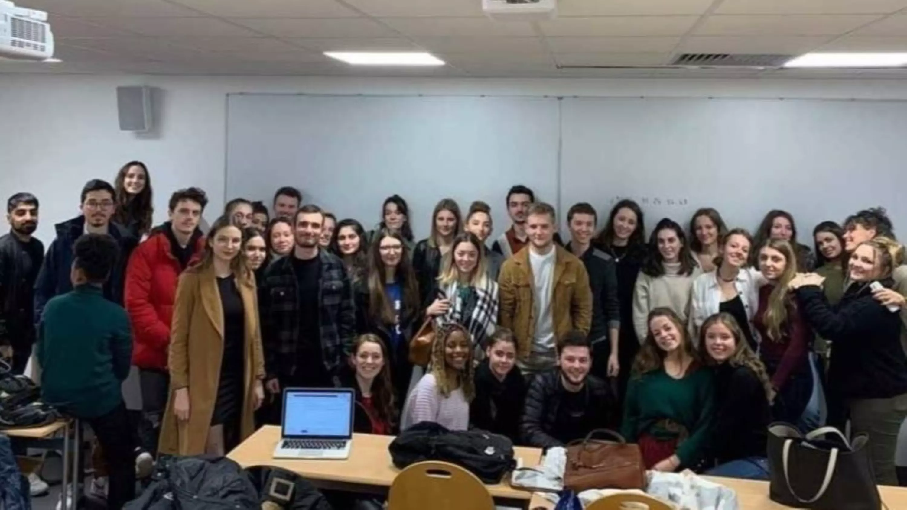Le bureau de l'humanitaire de Toulouse Business School